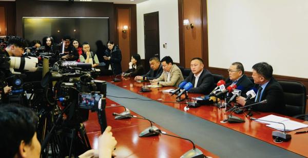 Авто замын даац хэтрүүлсэн, задрах боломжгүй ачаа тээвэрлэлтийг 30 хоногийн хугацаанд зогсооно