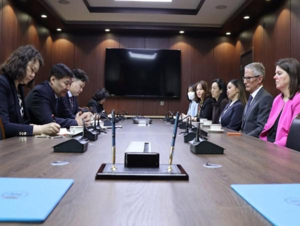 Канадын &ldquo;Лаурэл&rdquo; сантай нүдний эрүүл мэндийн чиглэлээр хамтран ажиллах санамж бичиг байгууллаа