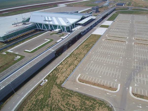 "Чингис Хаан" Олон улсын нисэх буудлын гадна автомашины зогсоол төлбөртэй боллоо