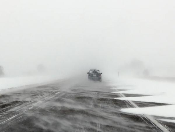 Нойтон цас, шороон шуургатай