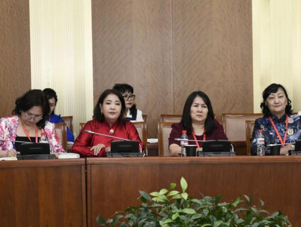 Монголын багш нарын VIII их хурал үргэлжилж байна