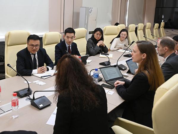 Нийтийн тээврийн салбарт Азийн хөгжлийн банктай хамтран ажиллана