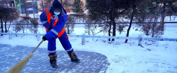 Хөлдүү цемент өдөр, шөнөгүй нүддэг ТҮК-ийнхнийхээ цалинг нэмчихээч дээ!