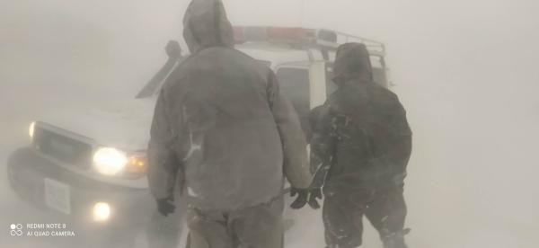 Хүчтэй цасан болон шороон шуурга шуурна