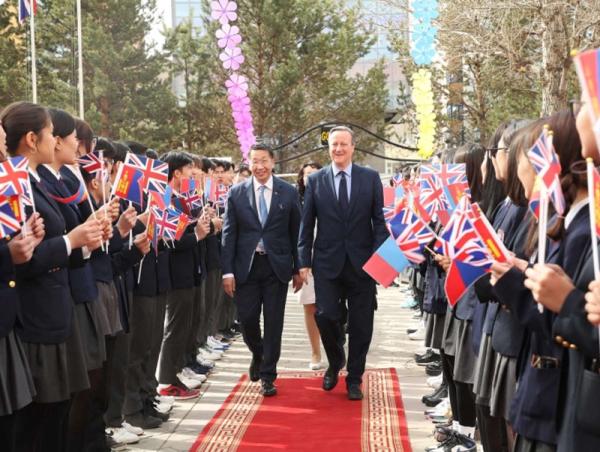 ИБУИНХУ-аас манай улсад англи хэлний хөтөлбөр хэрэгжүүлэхэд зориулж 10 сая фунтийн дэмжлэг үзүүлэхээ илэрхийллээ