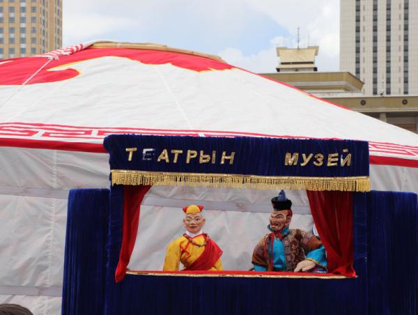 &ldquo;Монгол гэр&rdquo; үзэсгэлэн үргэлжилж байна