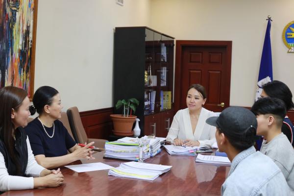 &ldquo;Өнөр бүл&rdquo;-ийн гурван хүүхэд Германд сурна