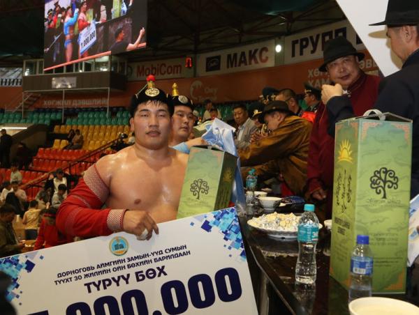 Замын-Үүд сумын ойн барилдаанд Б.Орхонбаяр арслан түрүүллээ