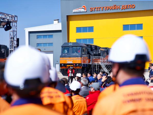 &ldquo;Тавантолгой-Гашуунсухайт чиглэлийн төмөр замын цогцолбор төсөл&rdquo;-ийн нээлт боллоо