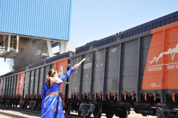 Тавантолгойн нүүрс ачилтын логистикийн нэгдсэн төв ашиглалтад орлоо