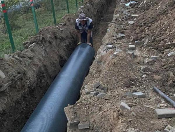 Архивчдын гудамжинд авто замын борооны ус зайлуулах ган болон хуванцар хоолой бүхий 423 метр шугам угсарлаа