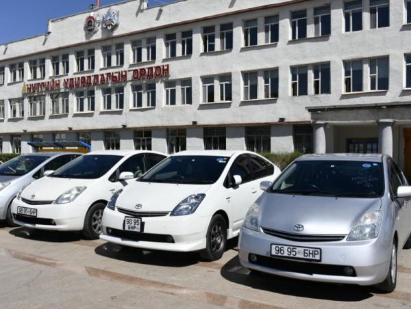Баянхонгорын өрхийн ЭМТ-үүд шинэ автомашинтай боллоо