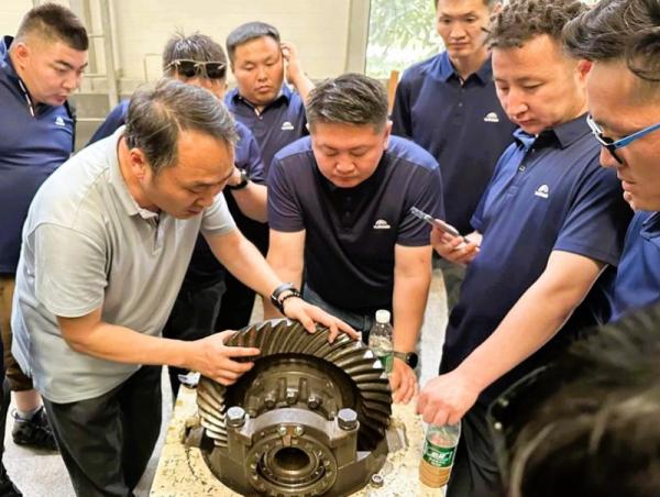 Автобус компаниудын инженер, техникийн ажилтнуудыг &ldquo;Юүтонг&rdquo; үйлдвэрт сургалтад хамрууллаа