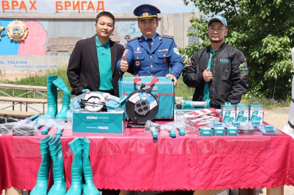 Aврах ажиллагаанд ашиглах 17 нэр төрлийн багаж, хэрэгслийг хүлээлгэн өглөө