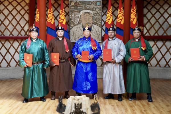 Ц.Бямба-Отгонд &ldquo;улсын арслан&rdquo;, С.Сүхбатад &ldquo;улсын заан&rdquo;, Э.Дашид &ldquo;улсын харцага&rdquo;, Б.Баянмөнхөд &ldquo;улсын начин&rdquo; цол хүртээлээ