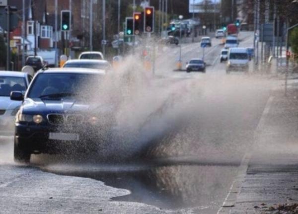 Замын хөдөлгөөнд оролцохдоо явган зорчигч руу шавхайтай ус цацахгүй байхыг зөвлөлөө