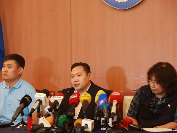 О.Анхбаяр: Наадамчдын гүүрний усанд автсан хэсэг бидний ажлаа хийхэд зориулсан түр зам бөгөөд нийслэлд ямар ч хохирол учраагүй