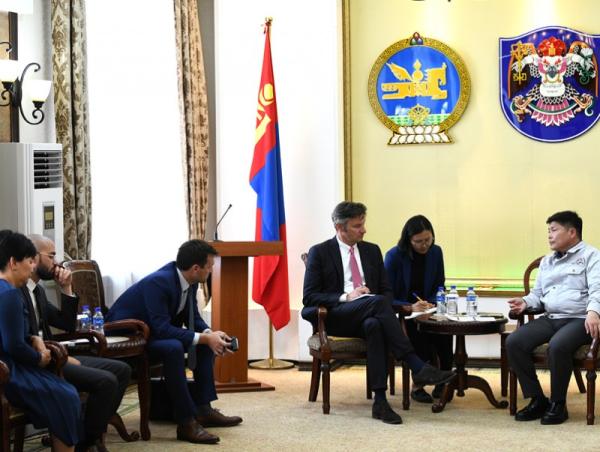 БНФУ-аас Монгол Улсад суугаа Элчин сайд Себастиен Сүрүн тэргүүтэй төлөөлөгчдийг хүлээн авч уулзлаа