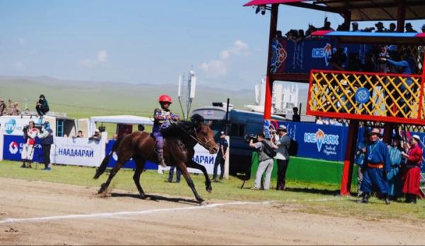 Хязаалангийн уралдаанд Б.Чинзоригийн хээр үрээ түрүүллээ