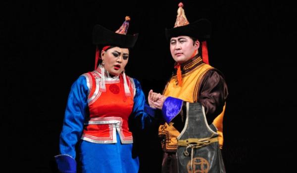 &ldquo;Учиртай гурван толгой&rdquo; дуурийг өнөөдөр Д.Сүхбаатарын талбайд тоглоно