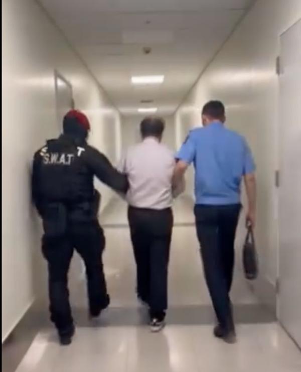 Залилах гэмт хэрэг үйлдэн эрэн сурвалжлагдаж байсан БНСУ-ын иргэнийг Монголоос баривчилж, шилжүүлсэн байна