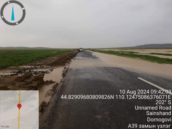 Сайншанд-Ханги боомт чиглэлийн авто зам дээгүүр ус давж, хөвөө угаагджээ