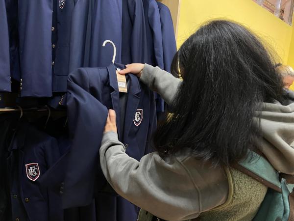 2024-2025 оны хичээлийн жилд сурагчид нэгдсэн загварын дүрэмт хувцсаа өмсөнө