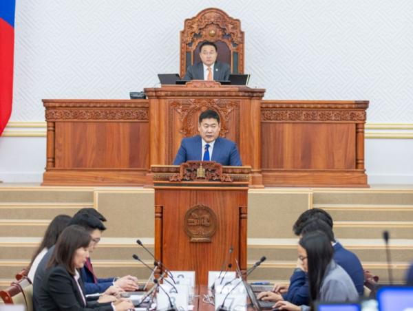 Ерөнхий Сайд Л.Оюун-Эрдэнэ Засгийн газрын 2024-2028 оны үйл ажиллагааны хөтөлбөрийн төслийг өнөөдөр УИХ-д танилцууллаа
