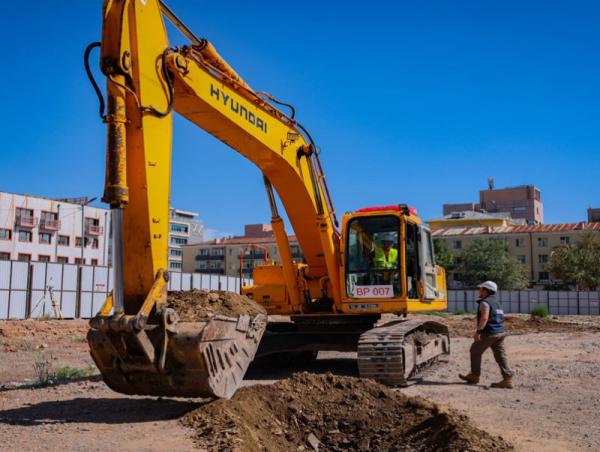 &ldquo;Урт цагаан&rdquo;-ы талбайд далд зогсоол бүхий цэцэрлэгт хүрээлэнгийн бүтээн байгуулалт хийж эхэллээ