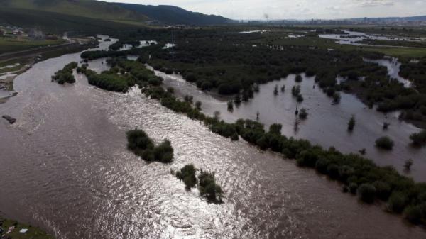 Голууд үерийн аюултай түвшинг 10-70 см даван хүчтэй үерлэсэн хэвээр байна