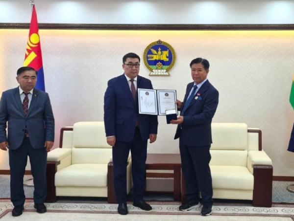 &ldquo;Найрамдал одон&rdquo;-оор Ким Даль Шигийг шагналаа