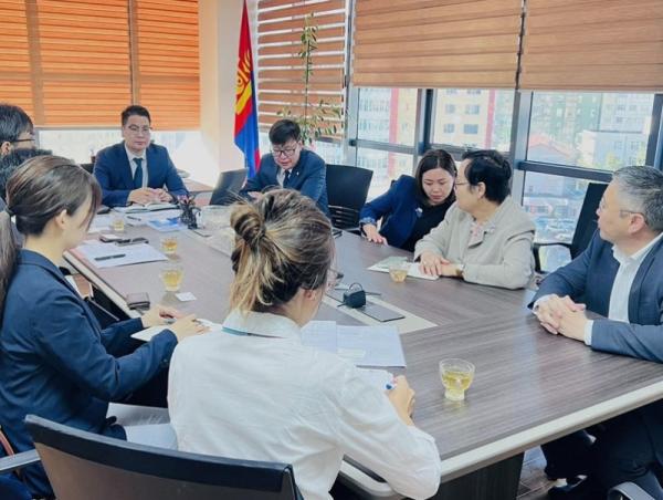 Нагояа их сургуулийн багш нарын төлөөллийг хүлээн авч уулзлаа