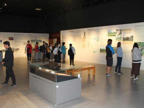 &ldquo;Цайны их зам&rdquo; үзэсгэлэн нээлтээ хийлээ