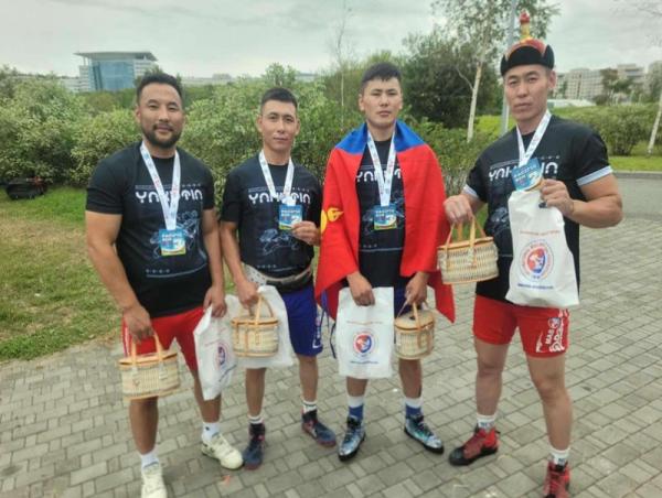 Модон барилдааны спортын &ldquo;Колмар&rsquo;&rsquo; цомын төлөөх тэмцээнээс хүрэл медаль хүртлээ