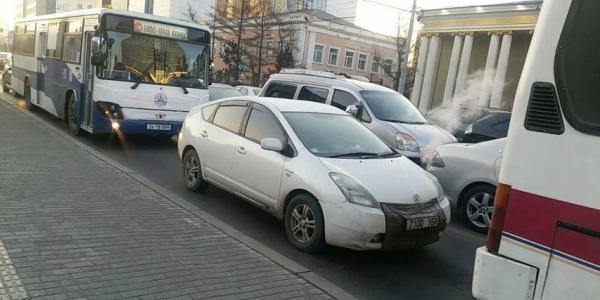 Өнгөрсөн долоо хоногт чиглэлийн тээврийн хэрэгслийн буюу I эгнээгээр зорчсон 51.309 зөрчил бүртгэгдсэн байна