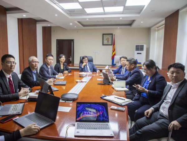 Монголд "Chromebook" угсрах үйлдвэр байгуулахад дэмжлэг хүсэв