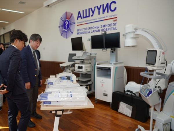 АШУҮИС-ийн Монгол-Японы эмнэлэгт өндөр хүчин чадалтай, дэвшилтэт төхөөрөмжүүдийг хүлээн авлаа