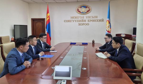 Сонгуулийн эрх зүйг хөгжүүлэх, мэдээлэх, сурталчлах чиглэлээр хамтран ажиллах санамж бичиг байгуулав