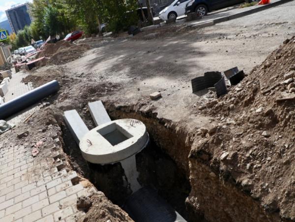 &ldquo;Нархан&rdquo; хотхоны ус зайлуулах шугамыг маргааш угсарч дуусна