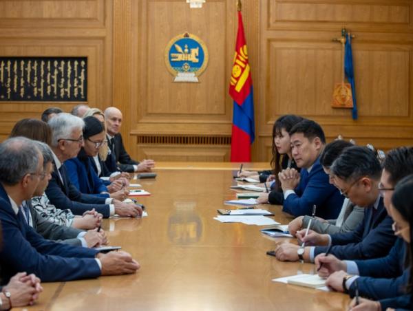 Монгол, Францын бизнес зөвлөлийн дарга Клод Имовэн тэргүүтэй төлөөлөгчдийг хүлээн авч уулзав