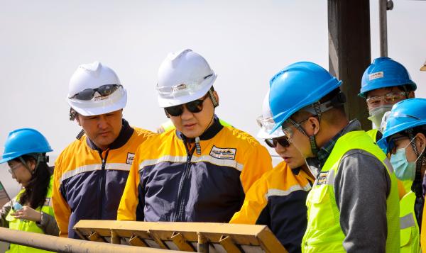 Элчин сайд ричард Л.Буанган &ldquo;Эрдэнэс Тавантолгой&rdquo; ХК-ийн уурхайтай танилцлаа