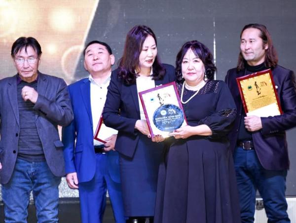 "Борхойн тал" яруу найргийн наадамд А.Байгалмаа түрүүллээ