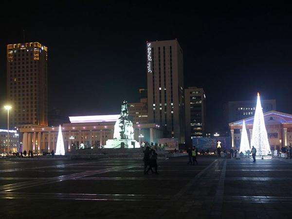 "Улаанбаатарын Мөнгөн шөнө" баярын цэнгүүн өндөрлөхөд 18 чиглэлд автобус үнэ төлбөргүй үйлчилнэ