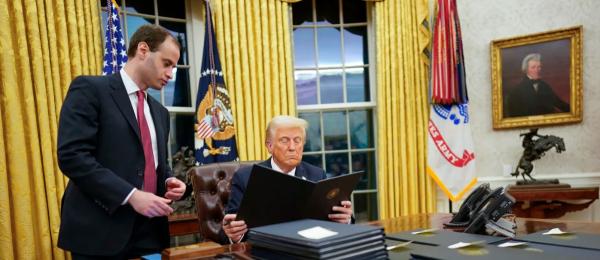 Д.Трампын Америкт хэрэгжиж эхэлсэн тушаал, захирамжууд
