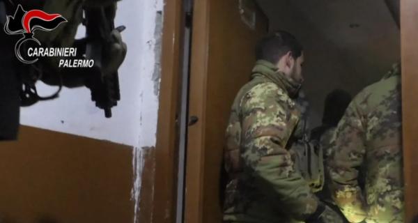Мафийн эсрэг ажиллагаагаар 180 гаруй хүнийг баривчилжээ