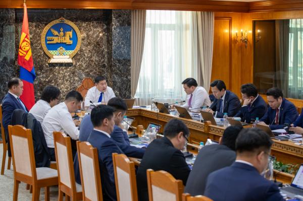 Засгийн газрын ээлжит хуралдаан болж  байна