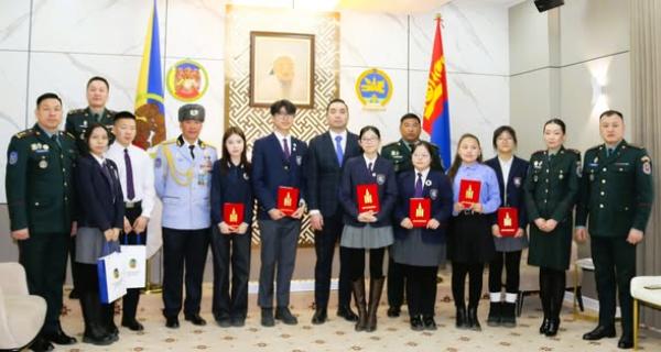 #СБД “БИ ЭХ ОРНЫ ИРЭЭДҮЙ” ГАР ЗУРАГ, ЭСЭЭ БИЧЛЭГИЙН УРАЛДААНЫ ШИЛДГҮҮД ШАГНАЛАА ГАРДЛАА