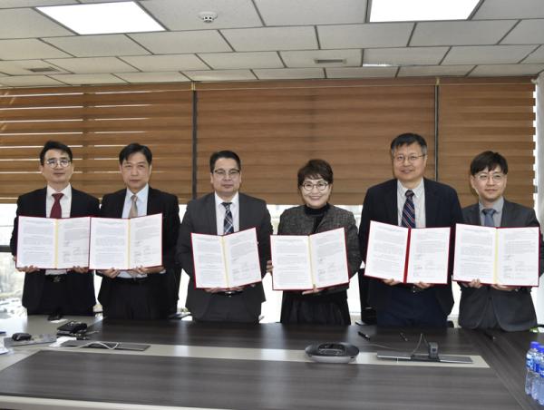 Хамтран ажиллах "санамж бичиг"-т гарын үсэг зурлаа