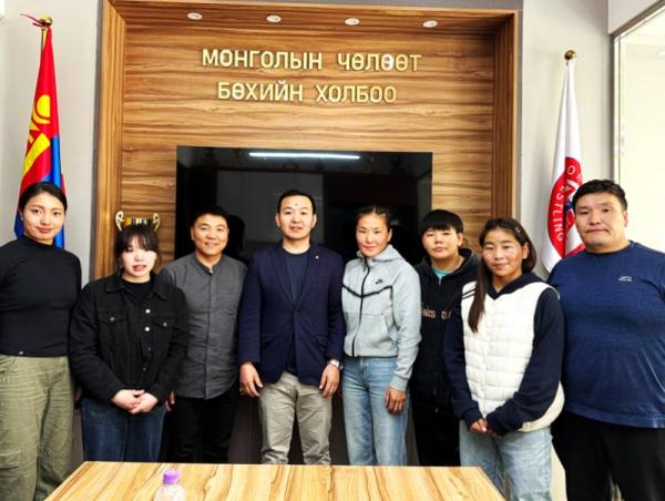 Эмэгтэй бөхчүүд БНСУ-д хамтарсан бэлтгэл хийнэ