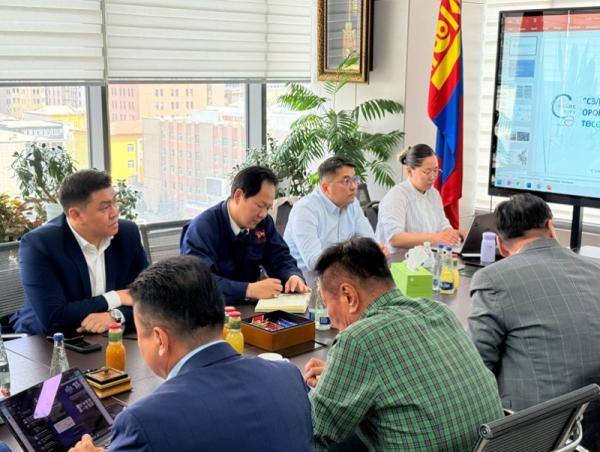 Мега төслүүдэд дотоодын үйлдвэрлэгч компаниудтай хамтарч ажиллах талаар санал солилцлоо